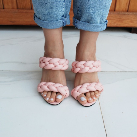 Knitting Model High Heel Shoes - 2 lanes