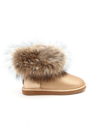 Doğal koyun derisinden yapılmış kadın ugg botları