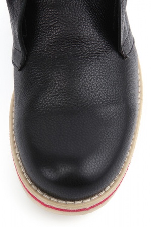 Muton C025 üzerinde siyah deri clarke