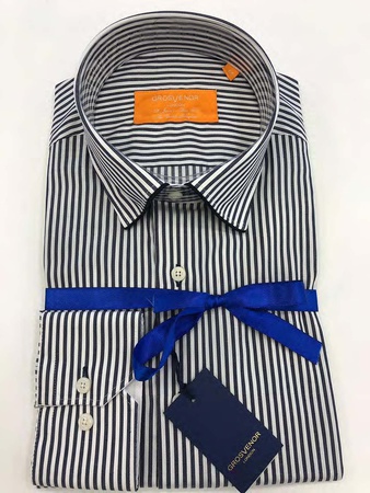 Erkeklerin gömlekleri