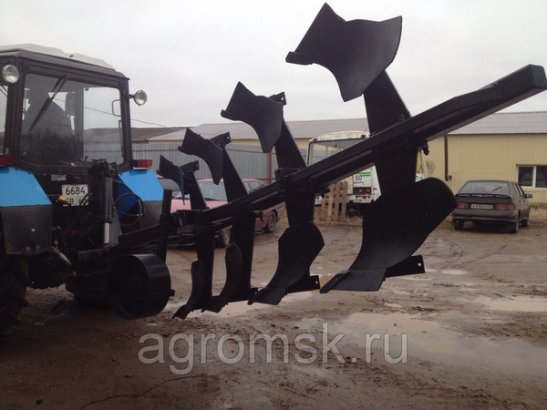 Плуг оборотный четырехкорпусный ПНО-35х3+1