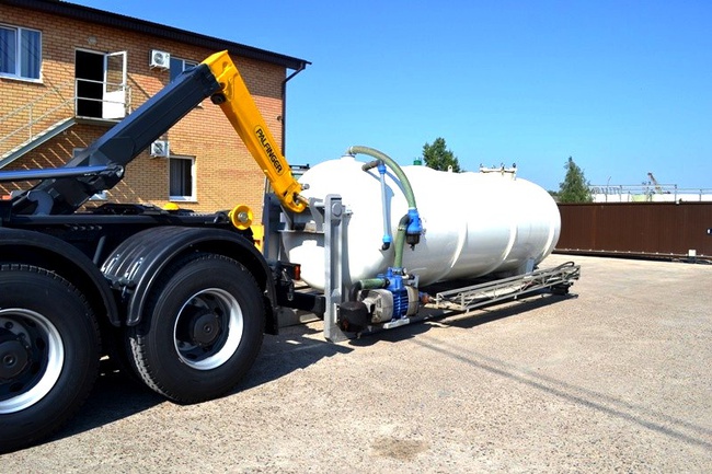 Вакуумная бочка - сменное оборудование на грузовик