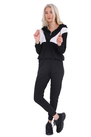 Спортивный костюм в полоску с воротником и молнией