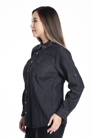 Джинсовая рубашка с бисером большого размера