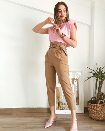 Şık Kemer Detaylı Yüksek Bel Pantolon