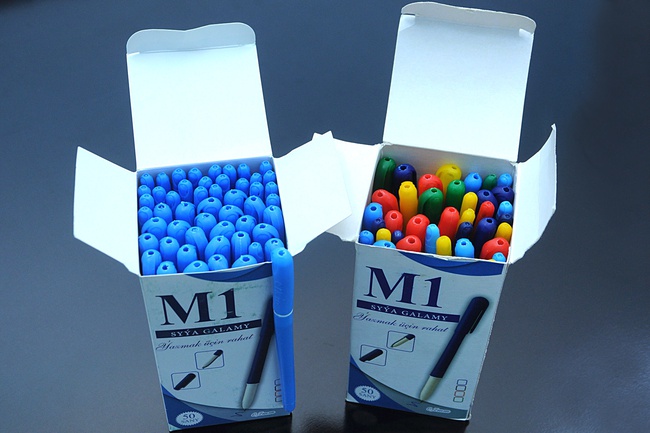 Шариковая ручка для школьников и для офиса