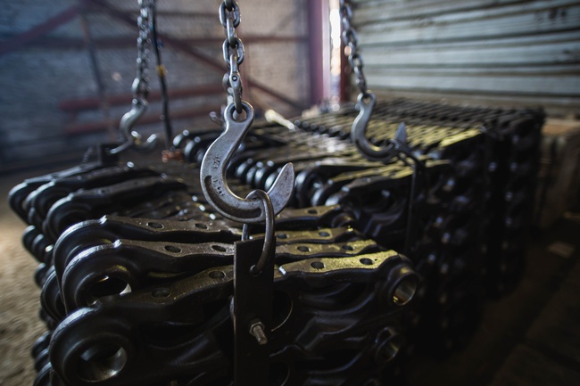 Запасные части для гусеничных тракторов, бульдозеров и экскаваторов