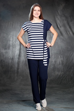 Костюмы женские