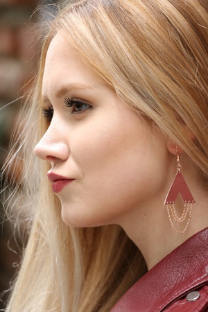 W-101-3  Кожаная серьга