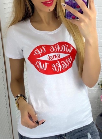 Футболки женские