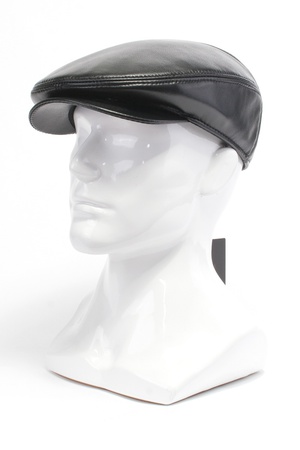 Кепка из кожи 010101