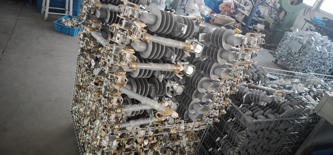 Выключение предохранителя высокого напряжения / предохранитель выпадения