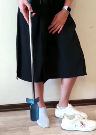 Spoon for putting on and taking off shoes