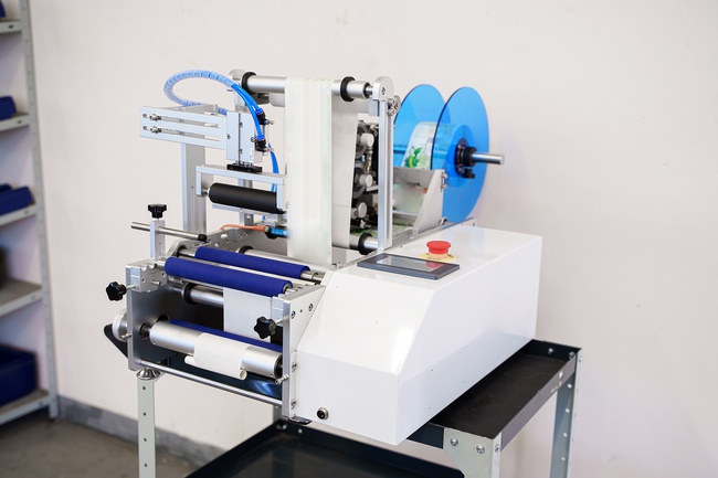 Полуавтоматический настольный этикетировщик ЭН00.05