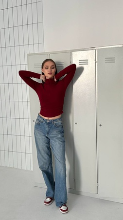 Лонгслив с потайным замком