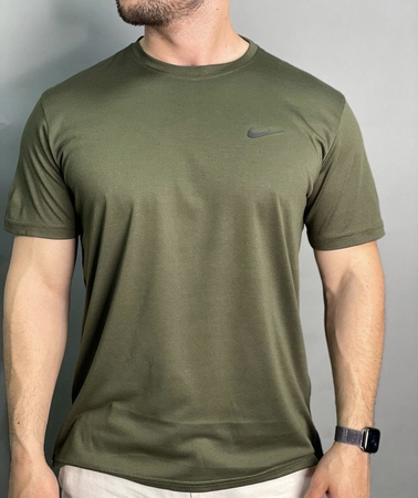 Спортивная мужская одежда