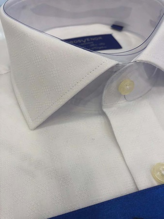 Erkeklerin gömlekleri