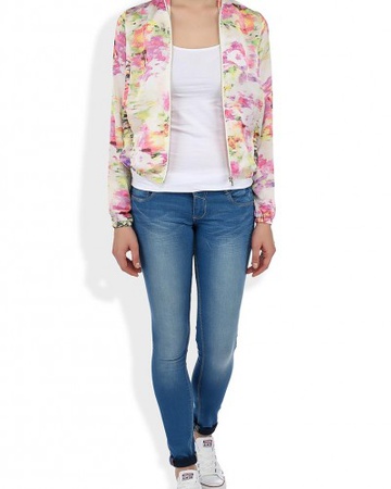 Стоковая одежда и обувь