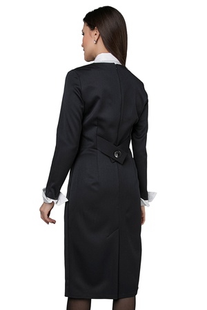 Manşetler ve yakalı elbise