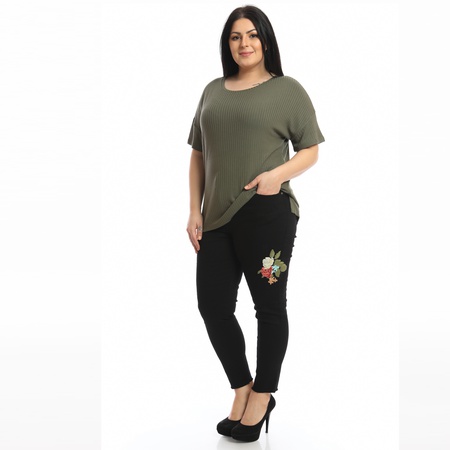 Büyük Beden Nakış Detaylı Kot