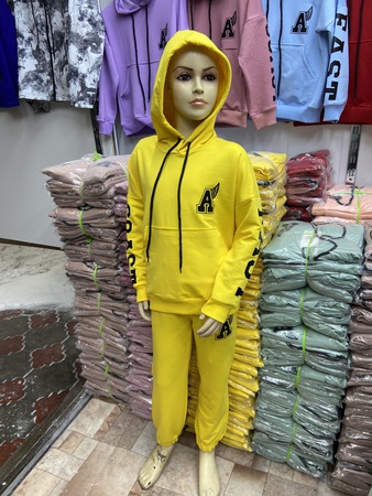 Подростковая спортивная одежда