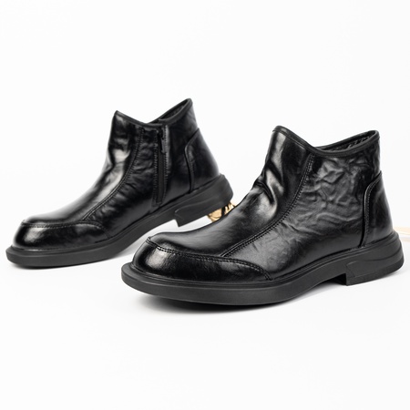 Мужские зимние ботинки из кожи на меху — стильные, универсальные, теплая модель