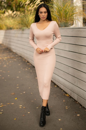 Спортивные костюмы, платья, костюмы, верхняя одежда.