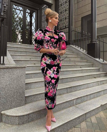 Платье из атласа