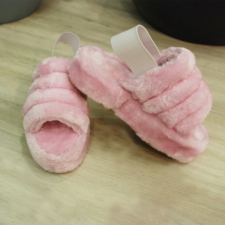 Плюшевые тапочки