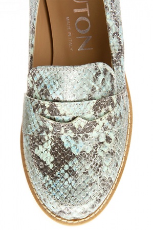 حذاء موكاسين باللون الرمادي والأخضر FM201