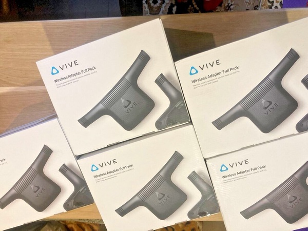 HTC Vive 无线适配器适用于 Vive Pro/Cosmos 系列 | 新 | 密封