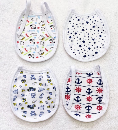 Слюнявчик детский