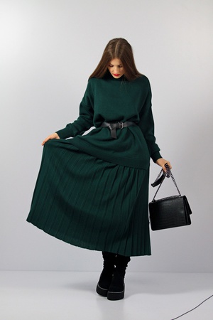 Костюм с юбкой плиссе