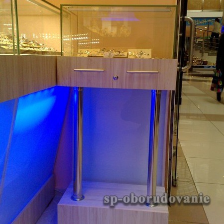 Ювелирные прилавки из стекла и лдсп
