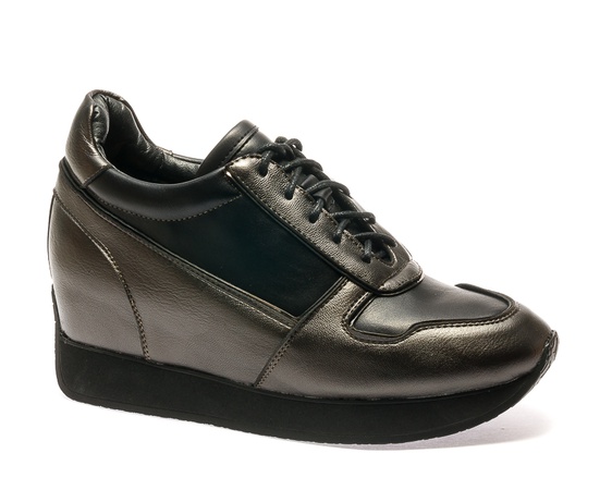 İlk sezon spor ayakkabı &quot;Summergirl&quot;