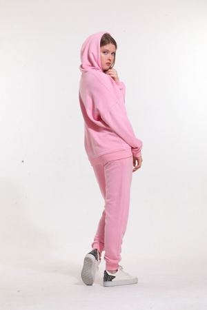 Женский спортивный костюм розового цвета