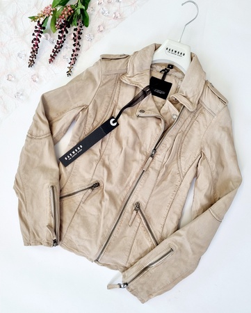 050142 Микс легких курток