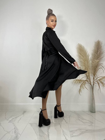 Платье с пуговицами