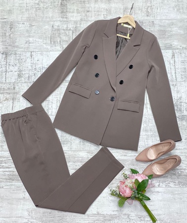 Классический костюм