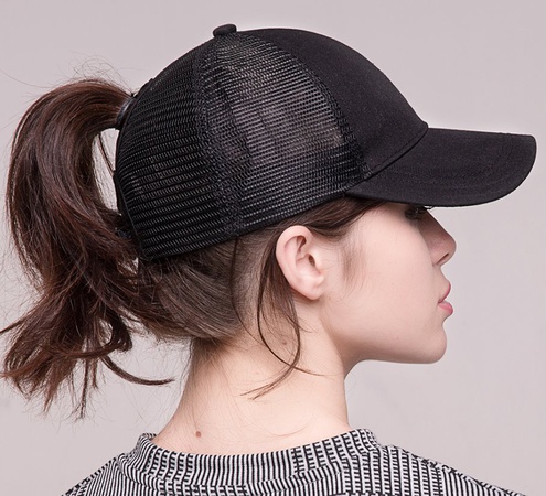 Fileli Kadın At Kuyruğu Şapkası