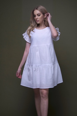 Белое платье из шитья (артикул ml 111)