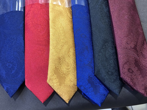 KRAVAT VE AKSESUARLAR