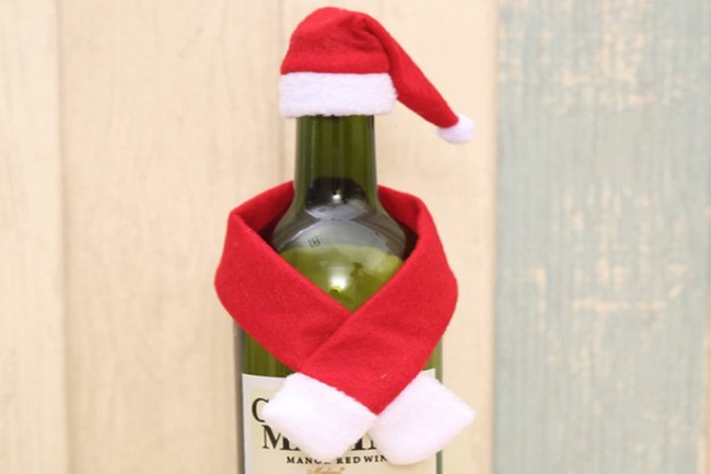 Çatal bıçak takımı &quot;Noel Baba kostümü&quot; servis etmek için set