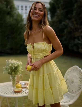 Платье женское, летнее жёлтое платье на бретелях