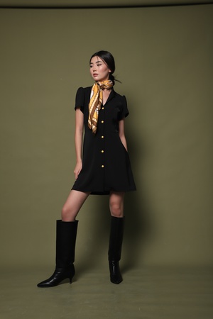 Платье с пуговицами