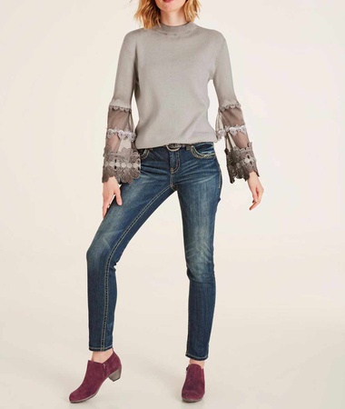 Стоковая одежда и обувь