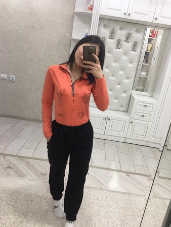 Двойка из боди и брюк 🤩