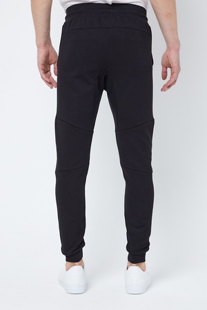 Модель мужского спортивного костюма - Si4