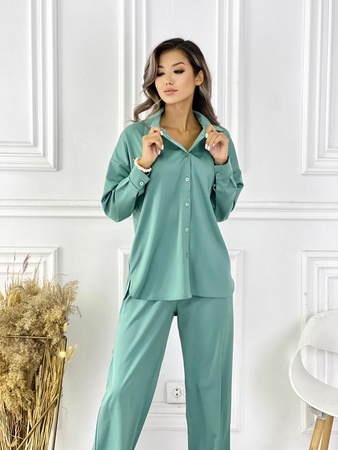 Женские шелковые костюмы