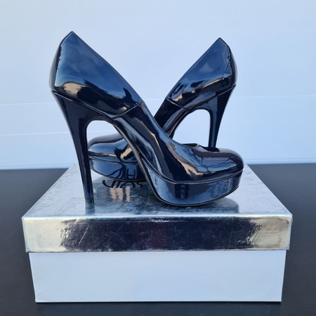 LOT STOCK  WOMEN'S SHOES